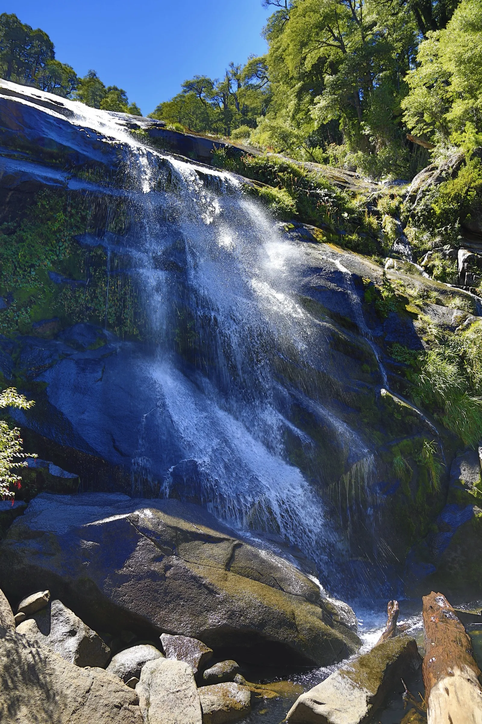Cascada Nido de Águila en el Parque Nacional Huerquehue, Pucón, La Araucanía