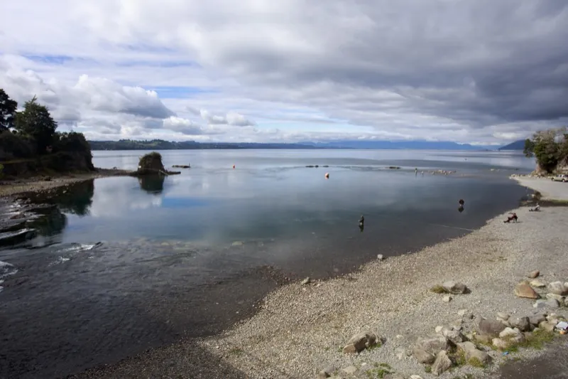 Lago Rupanco, lago volcánico cercano a Las Cascadas de Puerto Octay