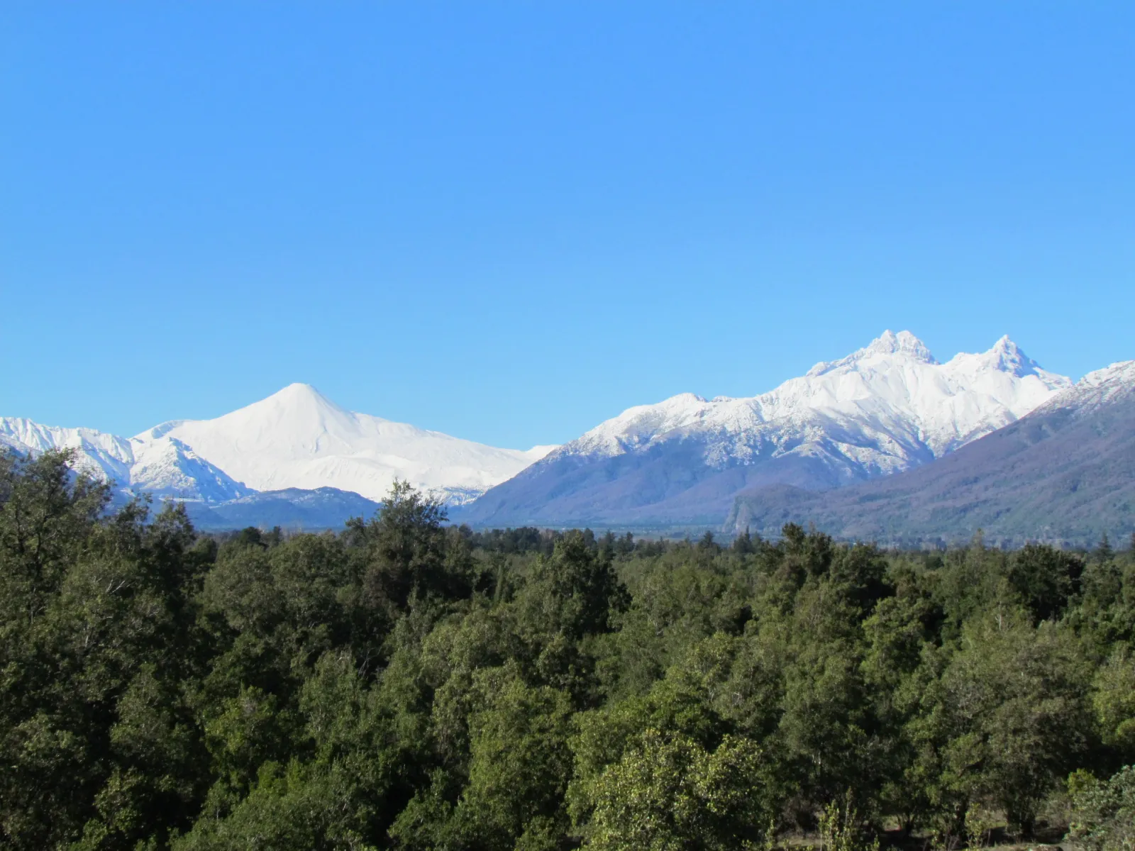 Saltos de Malalcura, 6 cascadas sobre formación granítica blanca en Antuco, Biobío